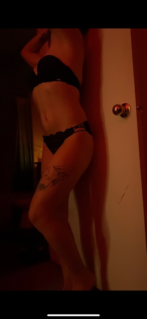 @skyjonesxoxo leaks Onlyfans gallery for free 

 picture 2