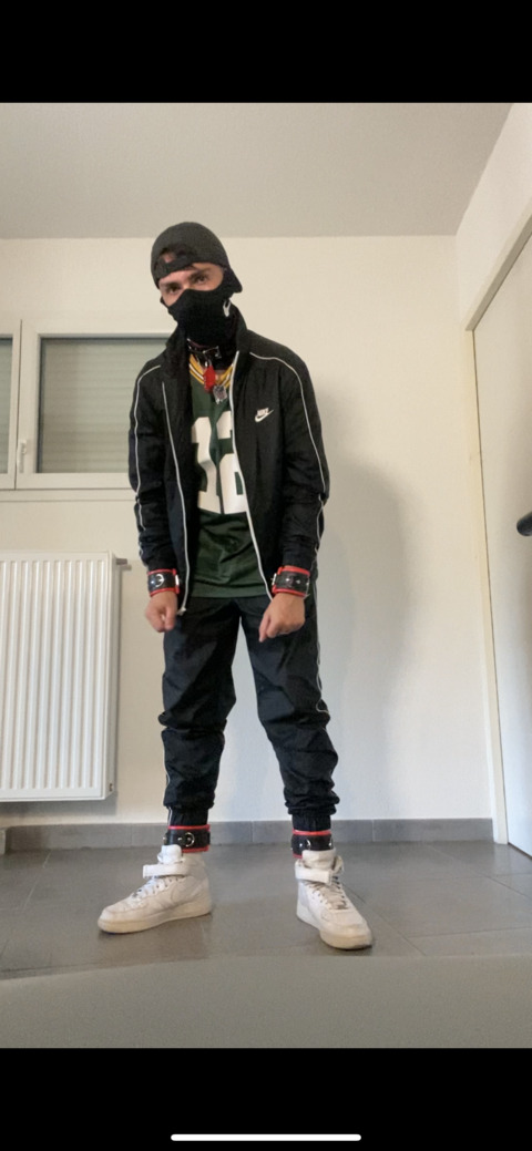 slavesportswear (Slave Sportswear 🏀⚽️🏈) OnlyFans Leaks 

 picture 2