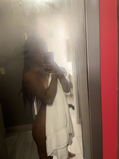 @slicktwix leak Onlyfans gallery free 

 picture 2