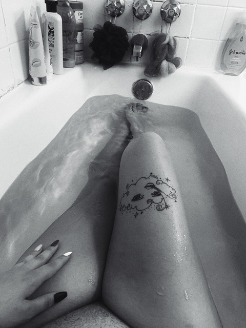 View slippylily (Lily Rose 🥀) OnlyFans 43 Photos and 8 Videos leaks 

 picture 2