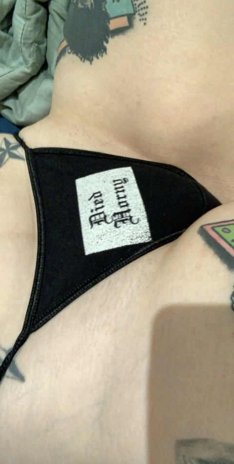smittenest_kitten (Bee) OnlyFans content 

 picture 2