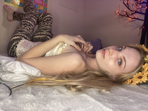 @smokeymoons leak Onlyfans videos for free 

 picture 2