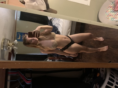 View sneekpeeklee (Leigh🍭) OnlyFans 145 Photos and 12 Videos leaked 

 picture 2
