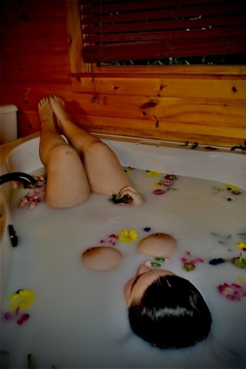 Download snowbunnykenz OnlyFans content free 

 picture 2