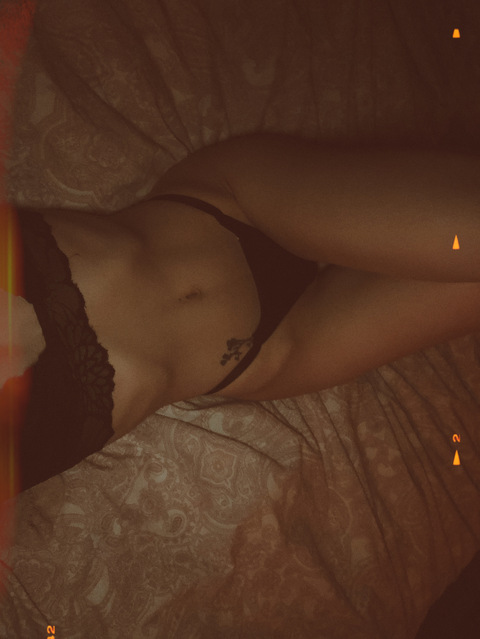 snowbxbe (Snow ❄️) OnlyFans Leaked Content 

 picture 2