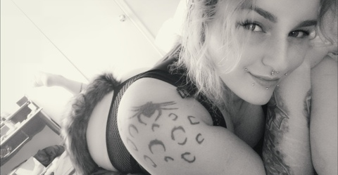 snowwykat (Scar_GLITTER) free OnlyFans content 

 picture 2