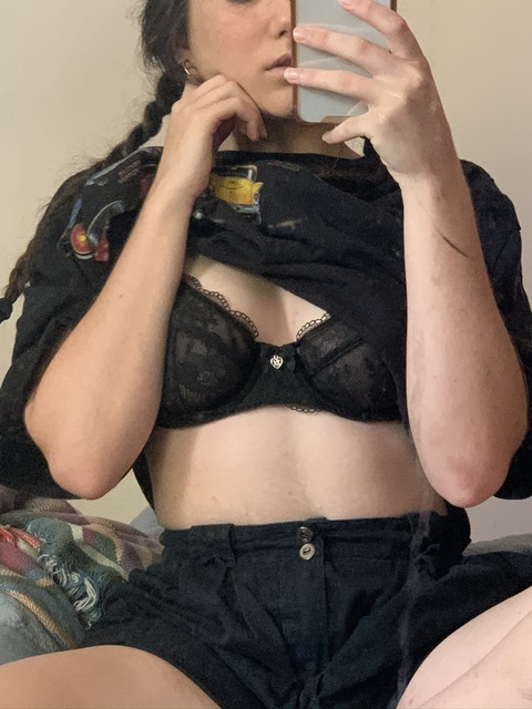 solelymads (𝚖𝚊𝚍𝚜) OnlyFans Leaked Pictures & Videos 

 picture 2