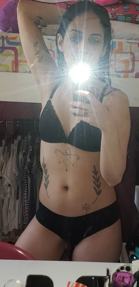 View 🌞 sol 😉 (soll1703) OnlyFans 18 Photos and 2 Videos for free 

 picture 2