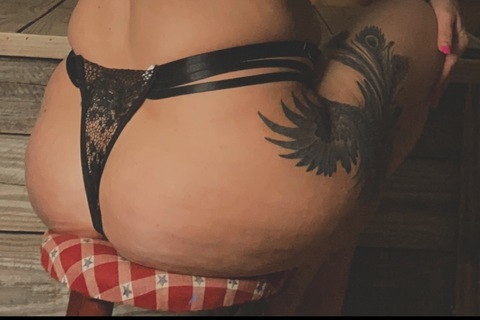 View H🍑NEYlicious (southern.honey) OnlyFans 34 Photos and 10 Videos gallery 

 picture 2