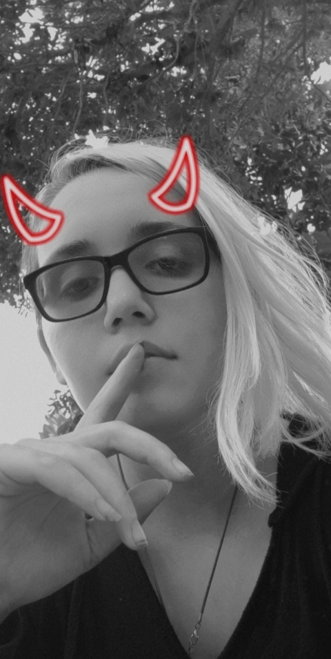 Onlyfans leaks space.bunny.luna 

 picture 2