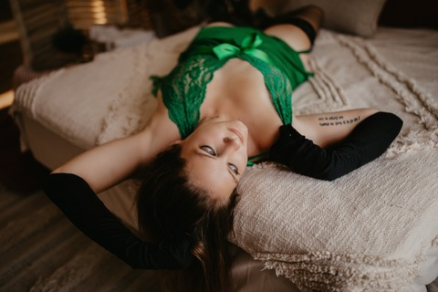 spaceytraci (Traci) OnlyFans Leaks 

 picture 2