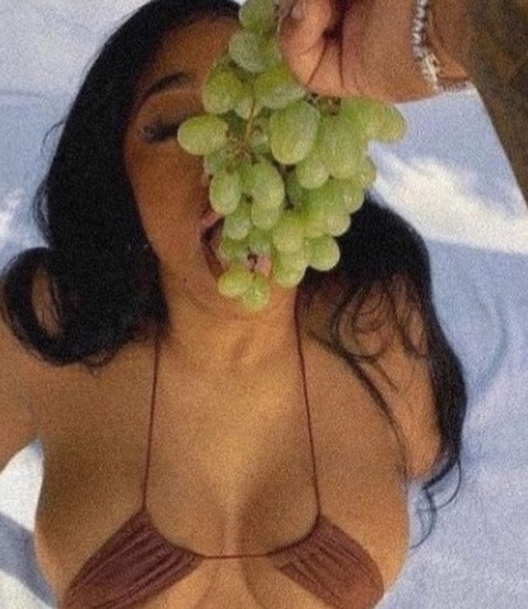 View Tyra (spicyysweetheartt) OnlyFans 1 Photos and 1 Videos leaks 

 picture 2