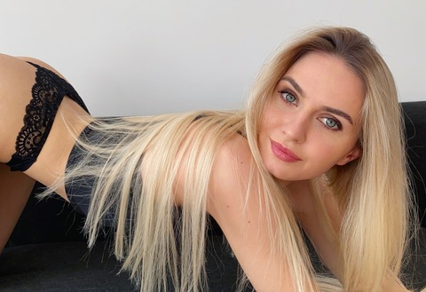 stacy_swan OnlyFans Leak (56 Photos and 1 Videos) 

 picture 2