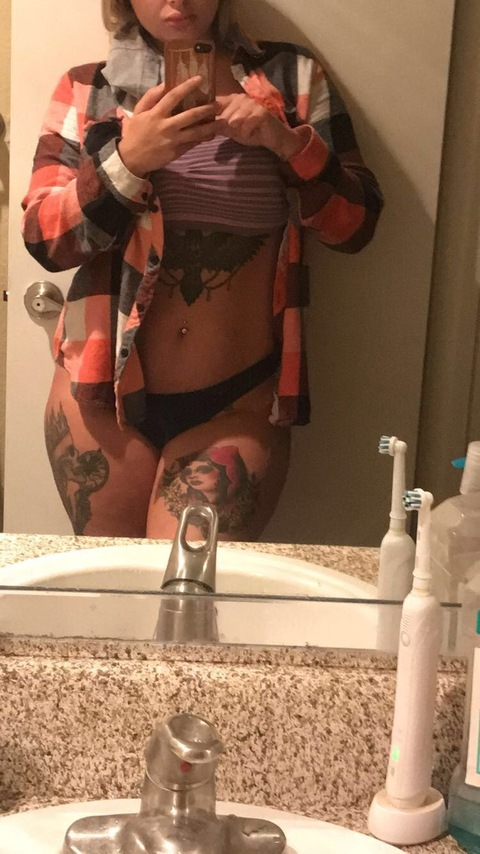 View stevienicole (Stevie) OnlyFans 292 Photos and 49 Videos leaked 

 picture 2