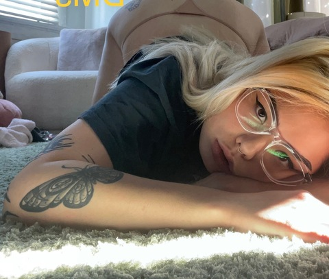 View stingray_babe OnlyFans content for free 

 picture 2