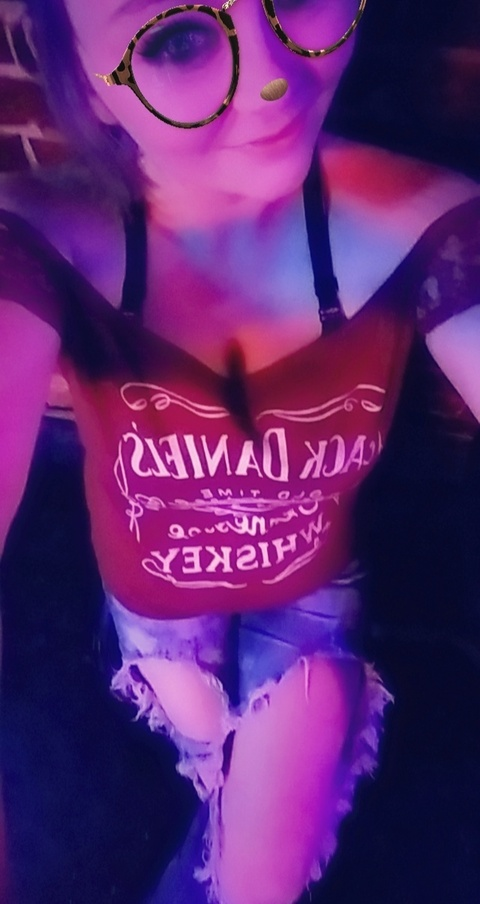stonermom95 OnlyFans Leaks 

 picture 2