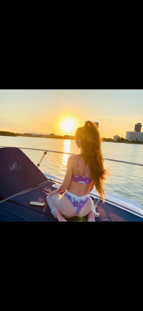 View Strawberry (strawberry-icing) OnlyFans 20 Photos and 3 Videos leaked 

 picture 2