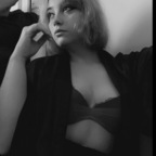 strawberry.fields69 (Elle) OnlyFans Leaked Content 

 picture 1