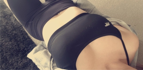 strawberrymama24 OnlyFans Leaked (12 Photos and 2 Videos) 

 picture 2
