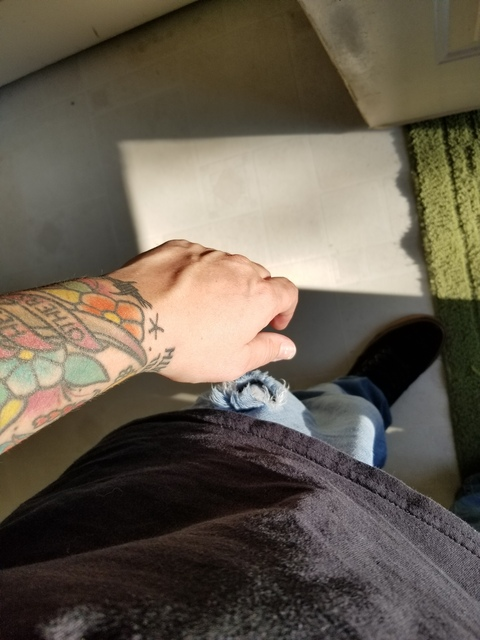 View stuffyhands OnlyFans videos and photos for free 

 picture 2