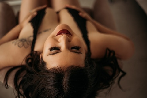 submissive.babes OnlyFans Leaks (5 Photos and 1 Videos) 

 picture 2