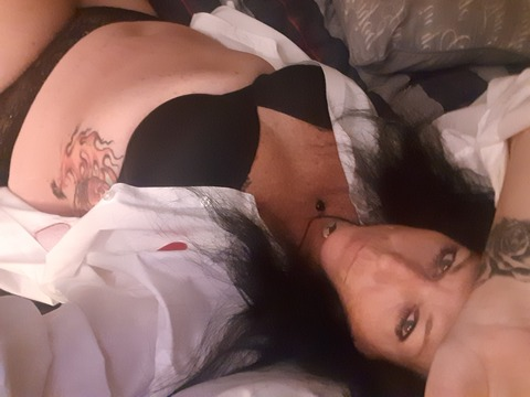 View suzanne69 OnlyFans content for free 

 picture 2