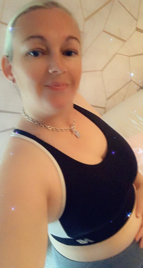 View suzieb83 (Suzie B) OnlyFans 46 Photos and 1 Videos for free 

 picture 2