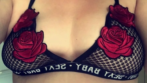 sweatygamingfeet OnlyFans Leaks 

 picture 2