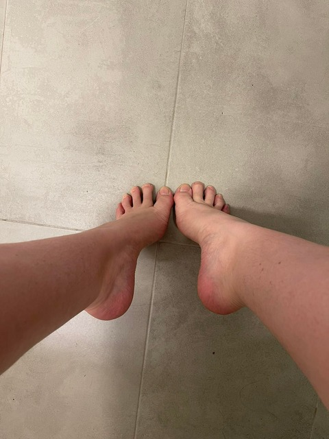 View sweeetfeet96 OnlyFans content for free 

 picture 2