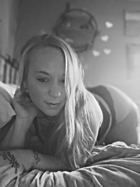 View ₑᵣₒₜᵢcGyₚₛy🍃🌌☯️💄 (sweet_gypsy) OnlyFans 155 Photos and 31 Videos leaks 

 picture 2
