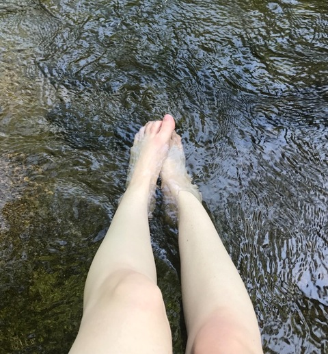 View Marisa (sweetfeetrisa) OnlyFans 3 Photos and 0 Videos gallery 

 picture 2
