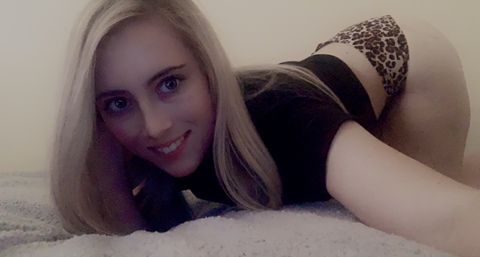 sweethoneyxox OnlyFans Leaked (106 Photos and 30 Videos) 

 picture 2