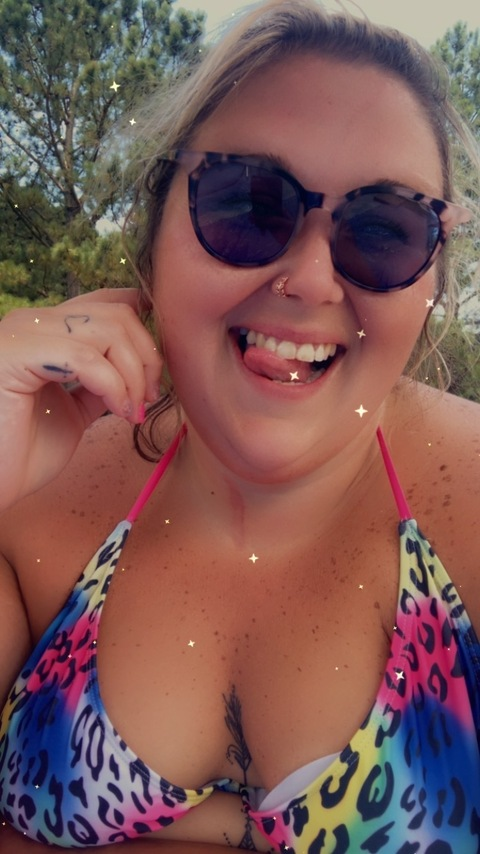 View sweetnsouthern90 (SweetNSouthern) OnlyFans 5 Photos and 14 Videos leaked 

 picture 2