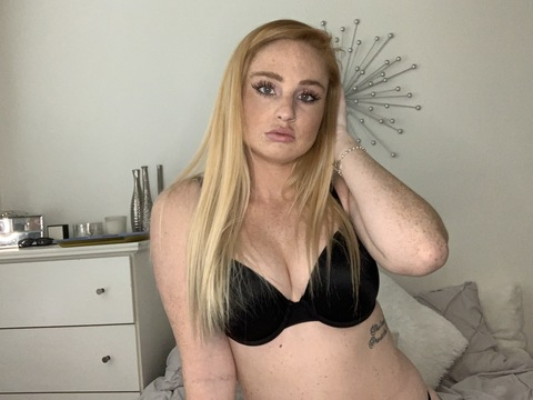 sweetstrawberry96 OnlyFans Leak 

 picture 2