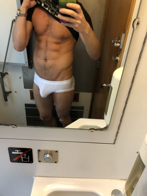 swegayguy28 (Swegayguy28) OnlyFans content 

 picture 2