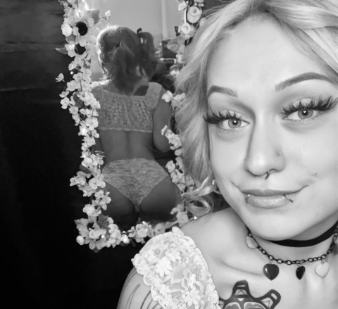 swtblossomjade OnlyFans Leaked (7 Photos and 3 Videos) 

 picture 2