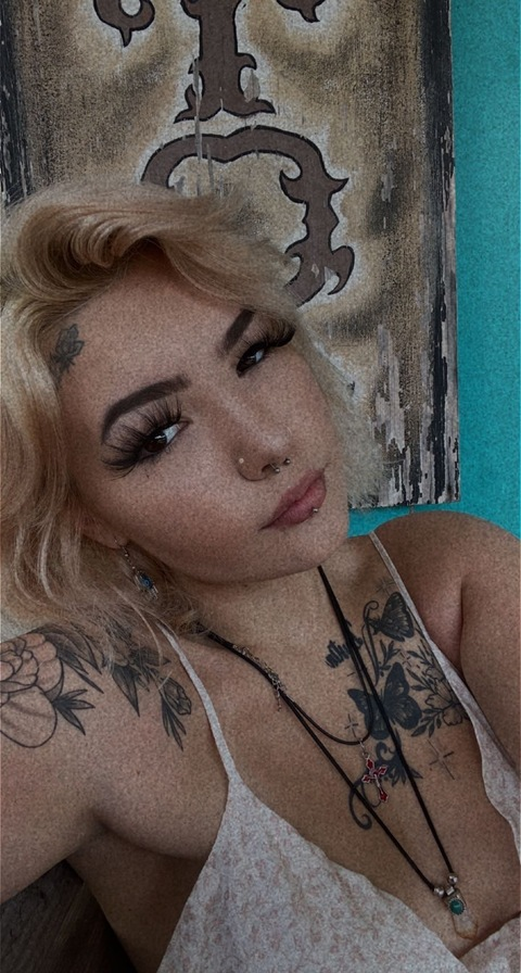 View sxspeep (Sierra💋😈🖤) OnlyFans 55 Photos and 49 Videos leaks 

 picture 2