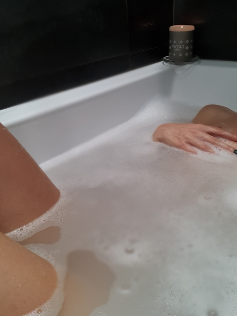 Download symmy OnlyFans content free 

 picture 2