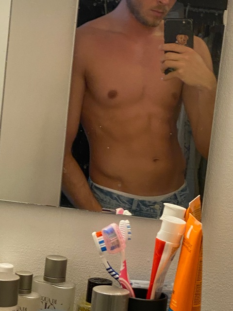 t-dog_23 OnlyFans Leak (0 Photos and 0 Videos) 

 picture 2