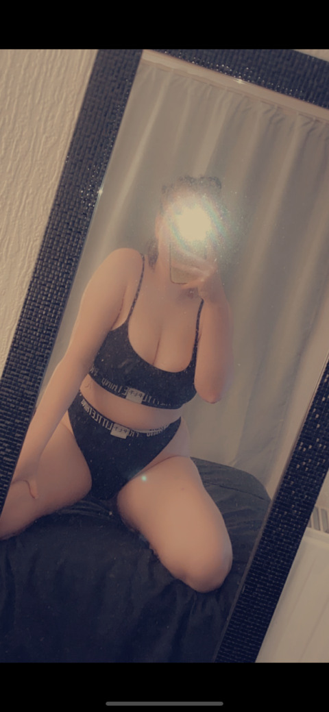 t.jones1102 OnlyFans Leaked (23 Photos and 16 Videos) 

 picture 2