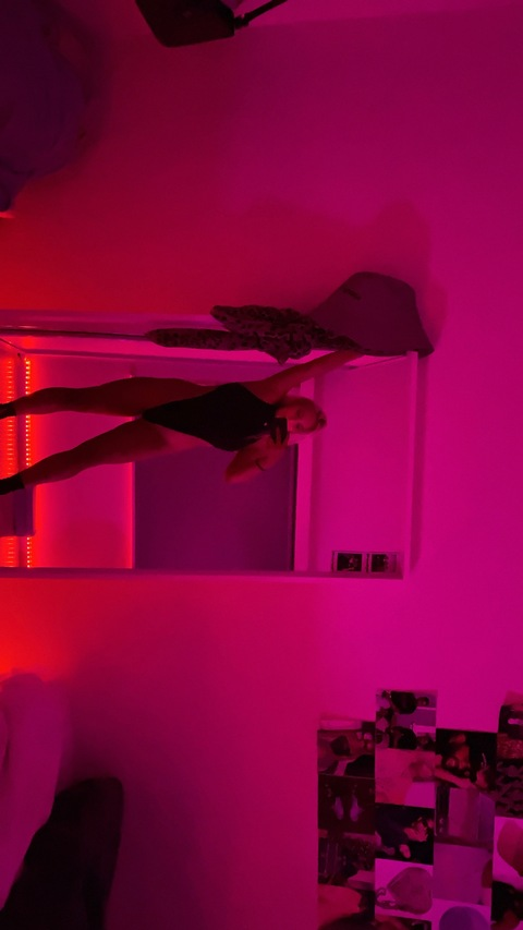tae.k.j (Tae💋) free OnlyFans Leaked Content 

 picture 2