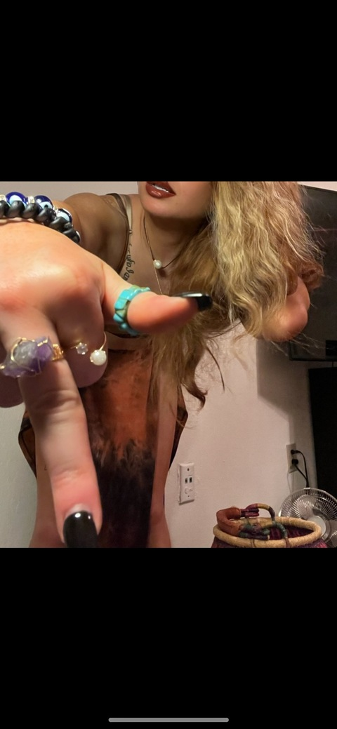 Onlyfans leaked tatiaxoxo 

 picture 2