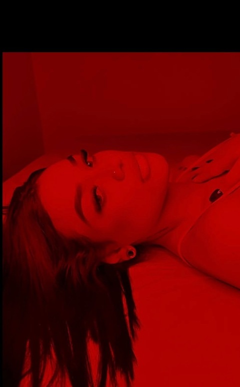 View tatiqueen_oficial OnlyFans videos and photos for free 

 picture 2
