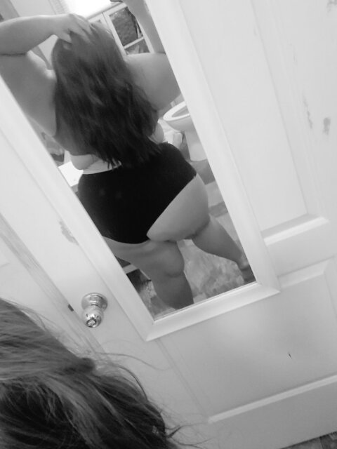 tatortot319 OnlyFans Leaks (9 Photos and 1 Videos) 

 picture 2