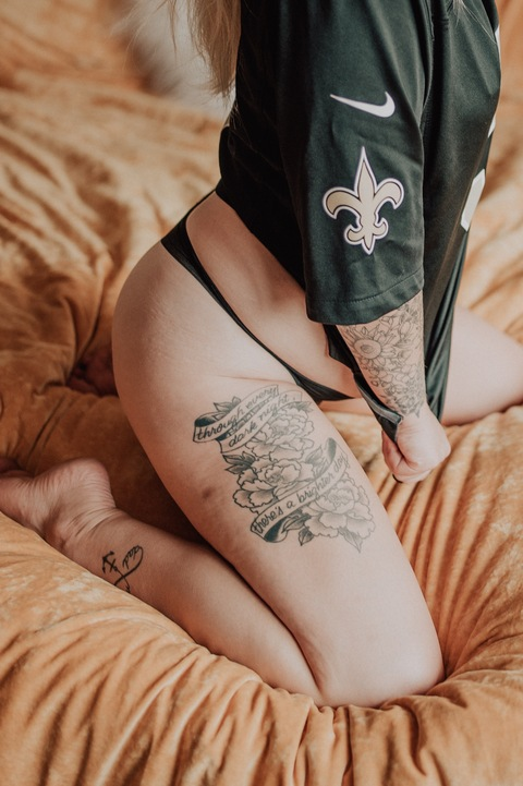 tatsnbooty13 (Tats and booty 💛) free OnlyFans Leaked Pictures and Videos 

 picture 2