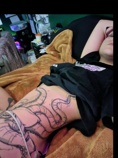 tatted.temptress (Mic) OnlyFans content 

 picture 2