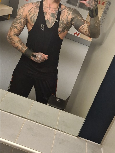 tattedmuscles (Stojan) free OnlyFans Leaks 

 picture 2
