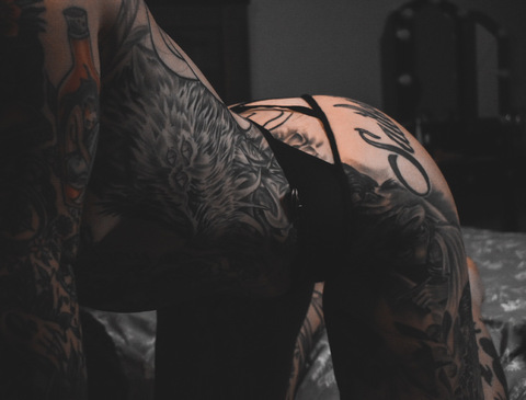 tattooedshortie7 (Caitlin) OnlyFans Leaks 

 picture 2