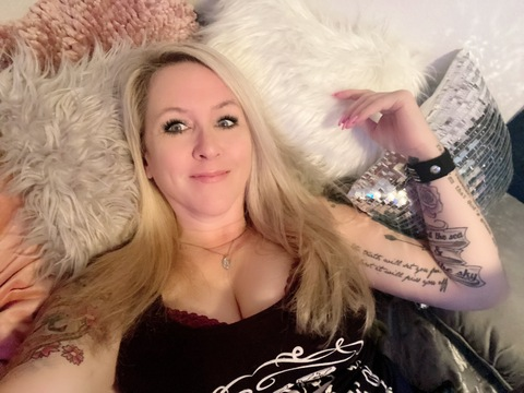 tattoorue OnlyFans Leaked Photos and Videos 

 picture 2