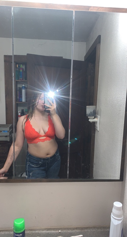 View taylor1124 OnlyFans content for free 

 picture 2
